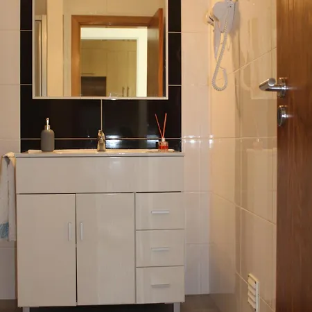 Casa Carvalho Laranjo * נאזרה